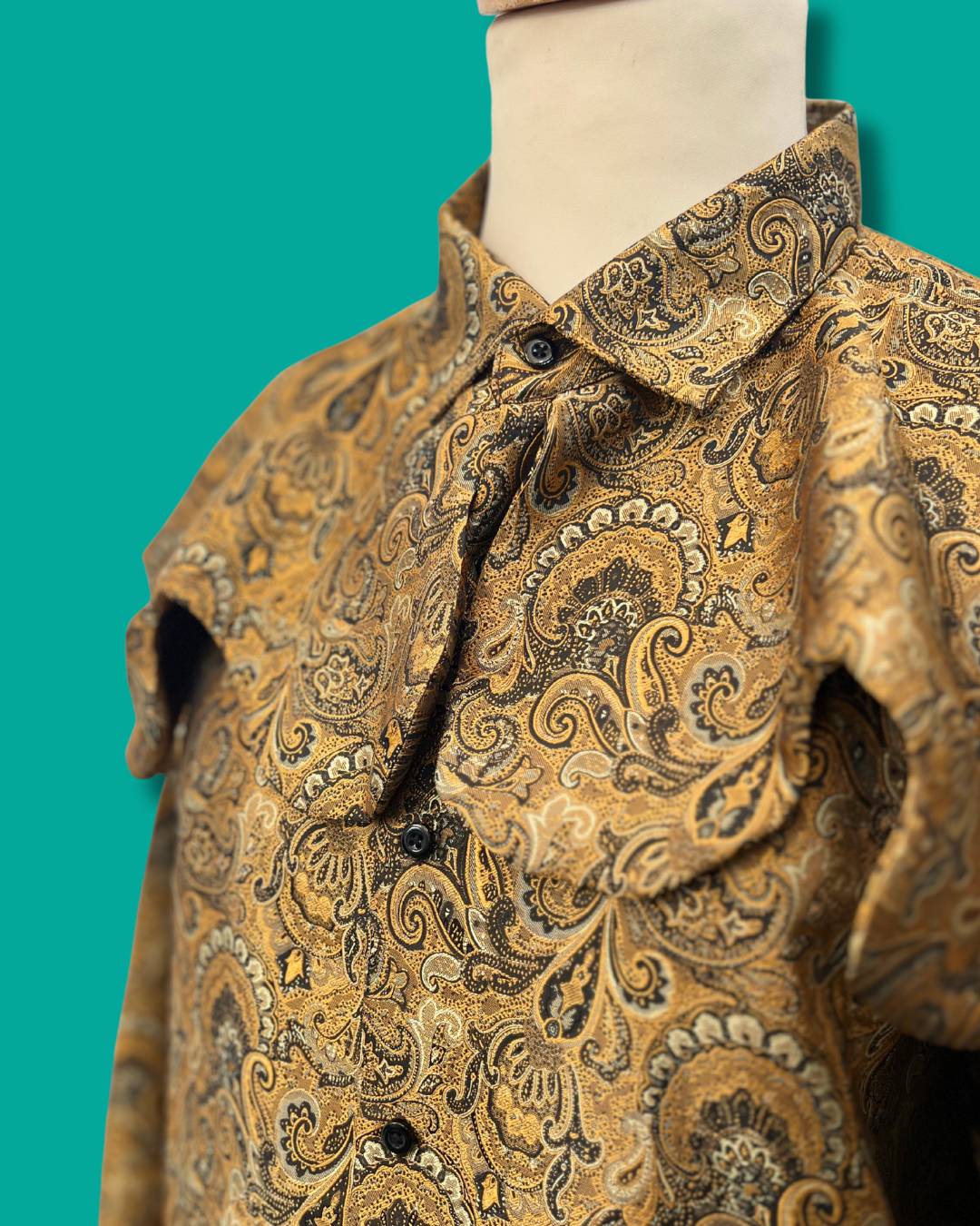 Gold Jacquard Paisley Reworked Wave Collar Blouse - XXL